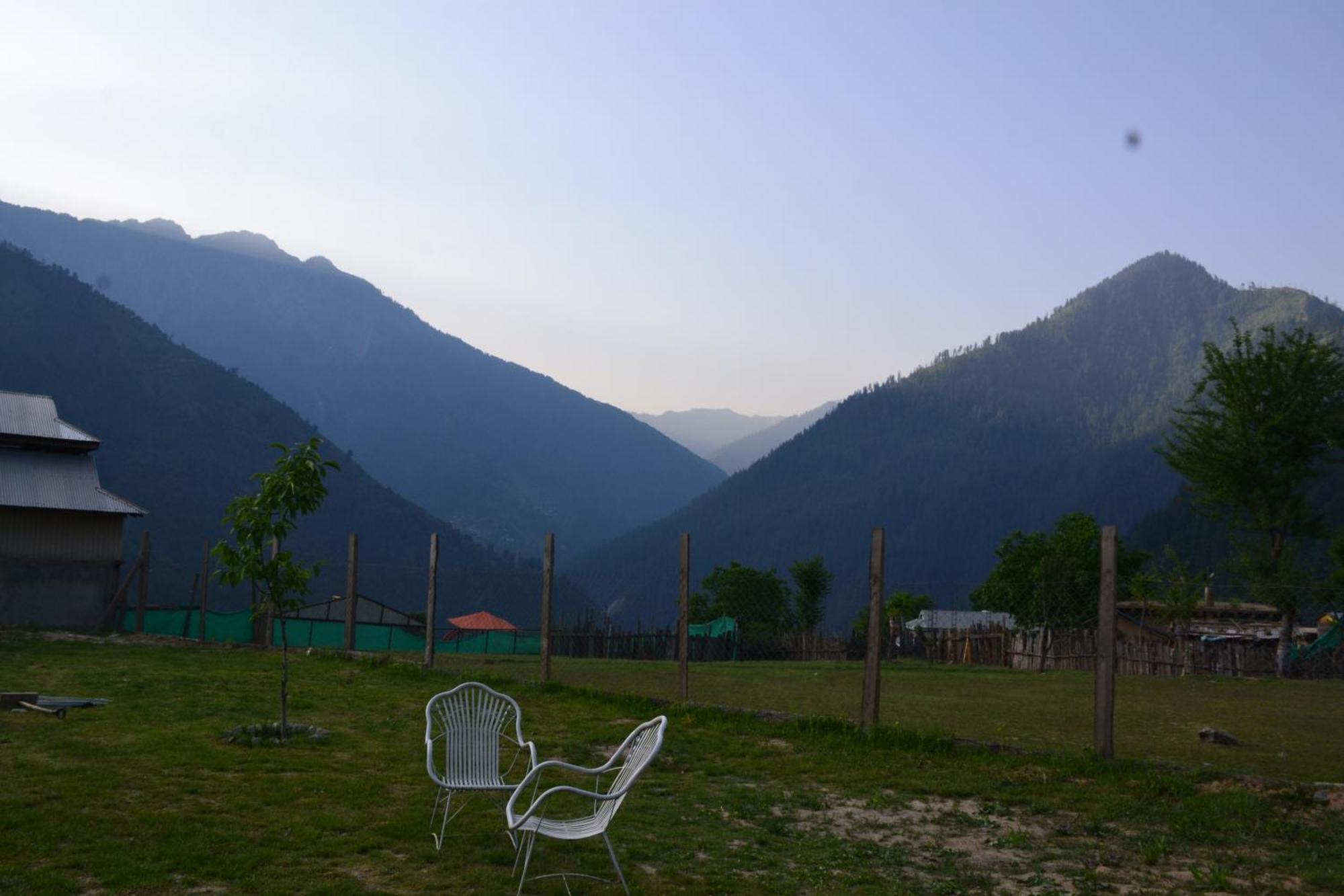 West End Lodges Neelum Extérieur photo