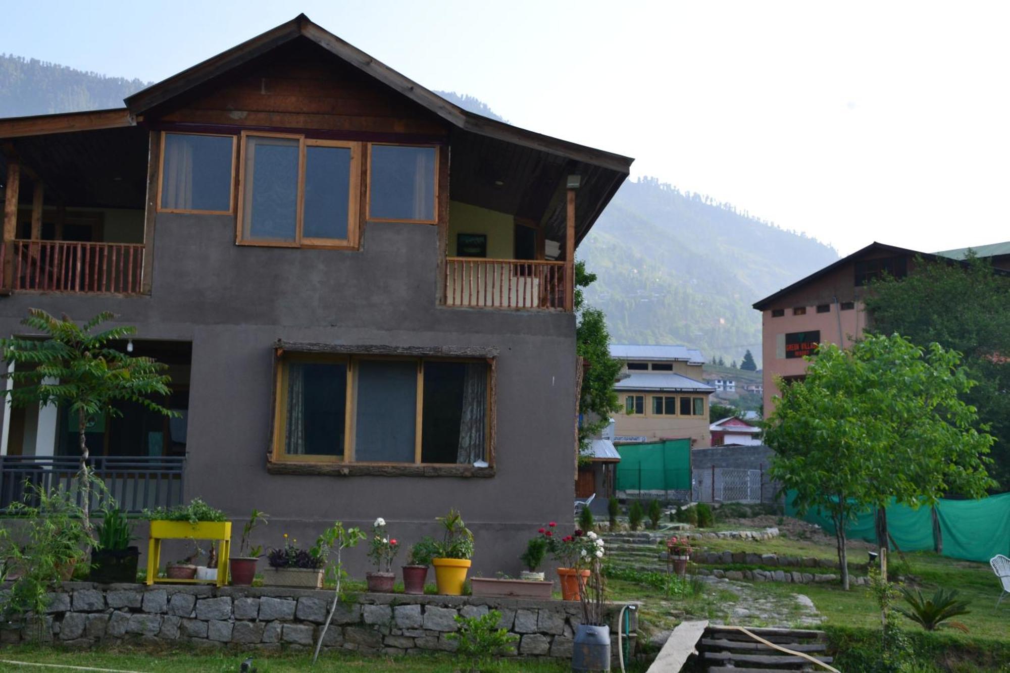 West End Lodges Neelum Extérieur photo