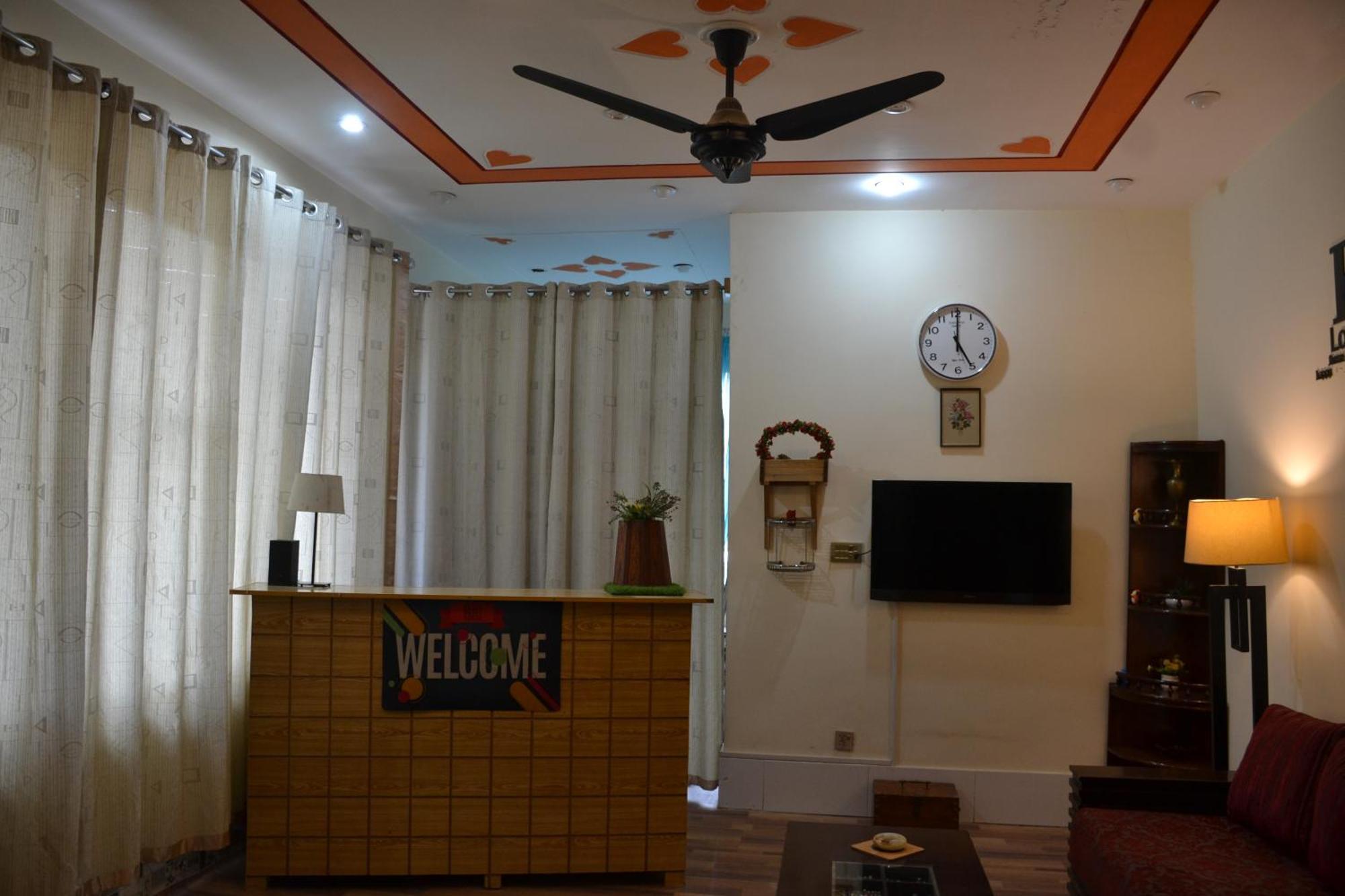 West End Lodges Neelum Extérieur photo