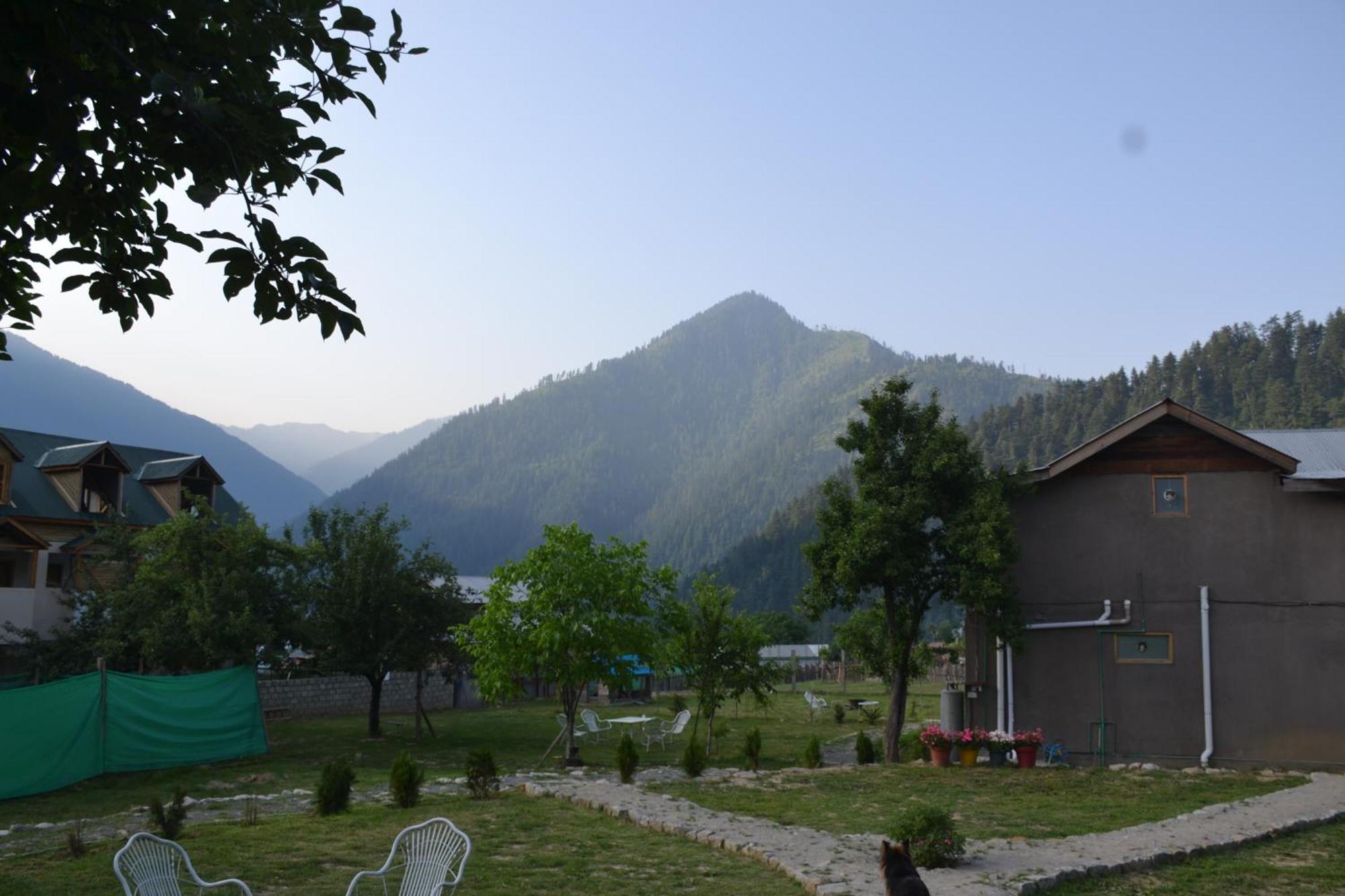 West End Lodges Neelum Extérieur photo