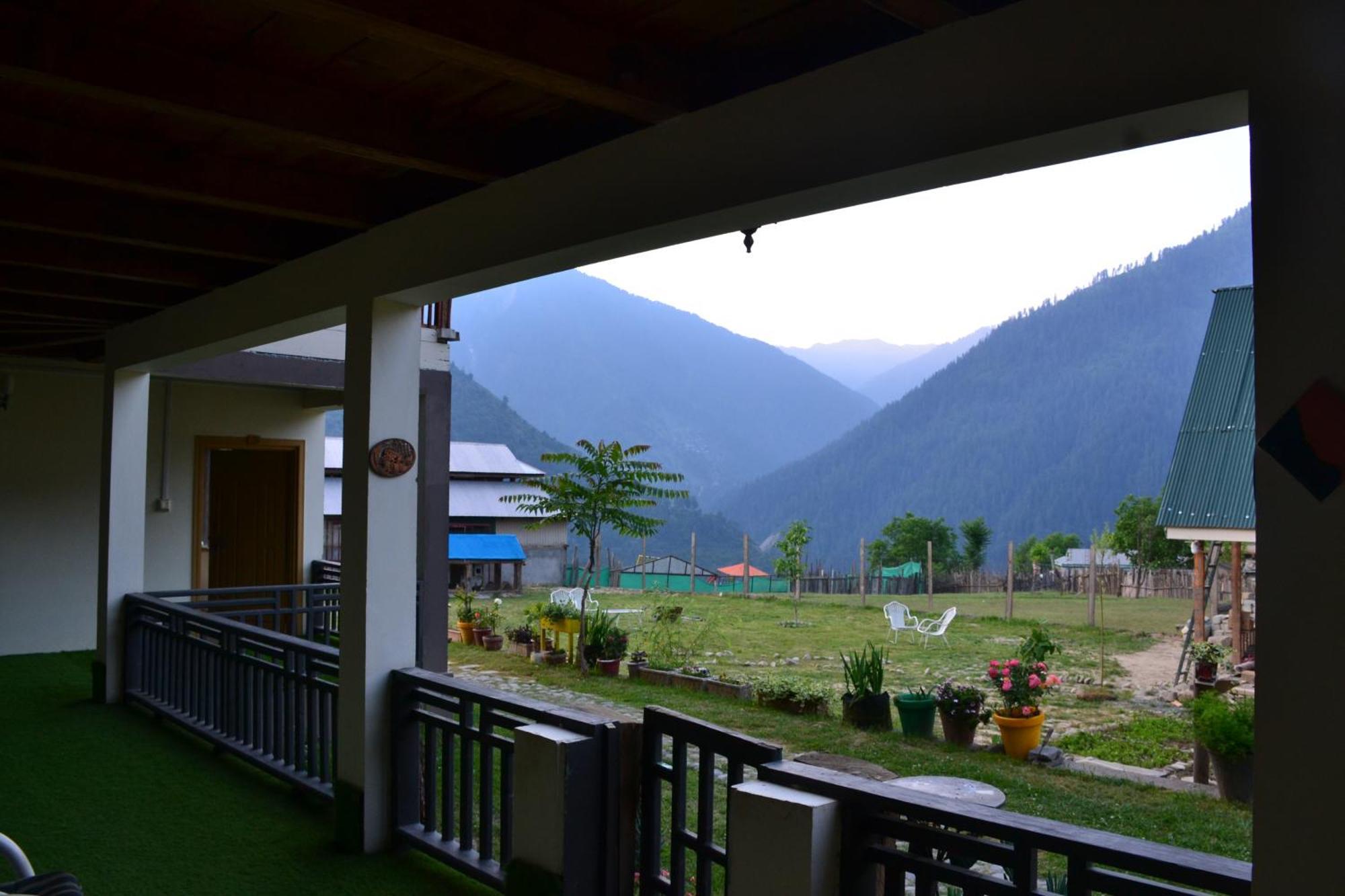 West End Lodges Neelum Extérieur photo