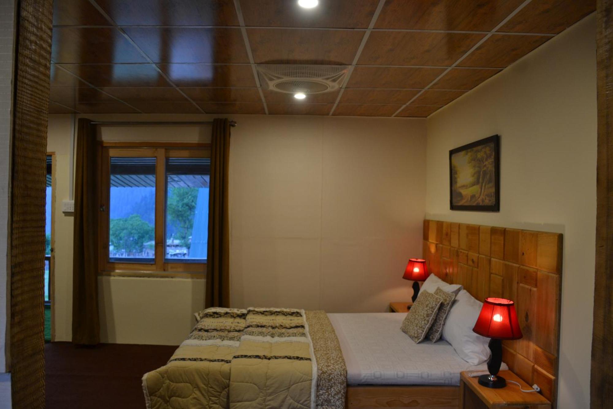 West End Lodges Neelum Extérieur photo