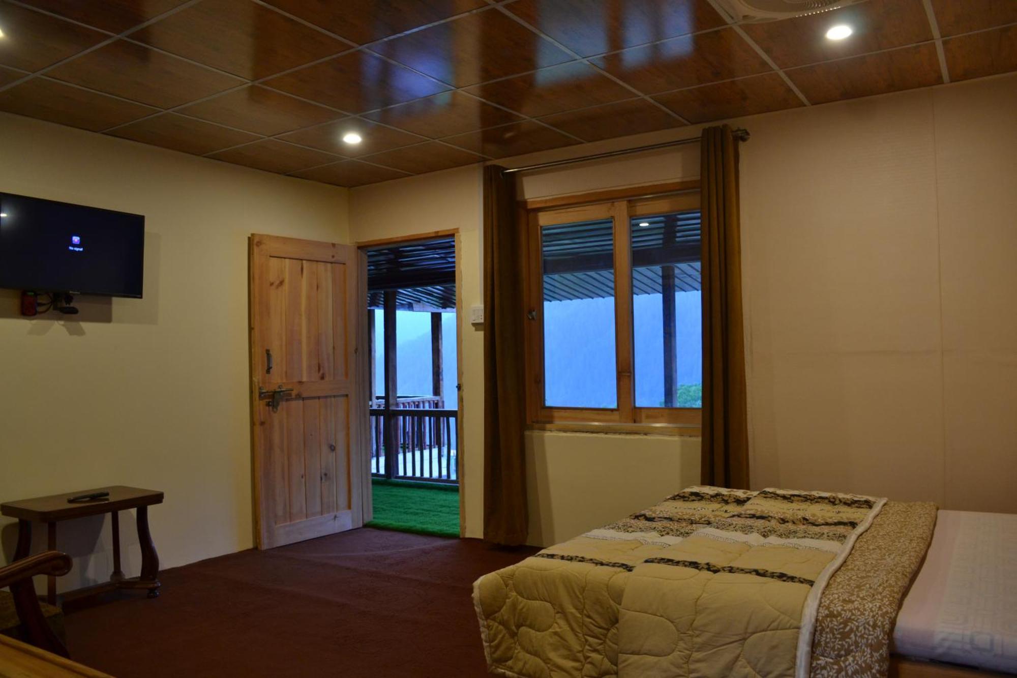 West End Lodges Neelum Extérieur photo