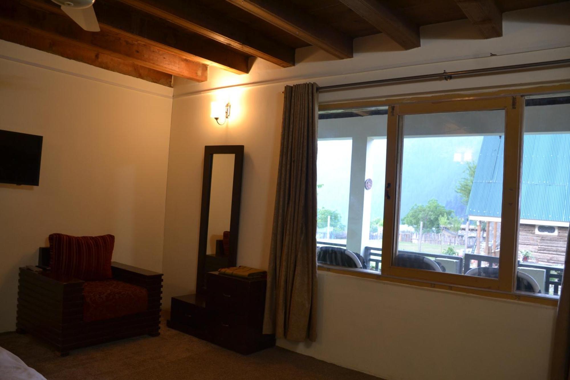 West End Lodges Neelum Extérieur photo