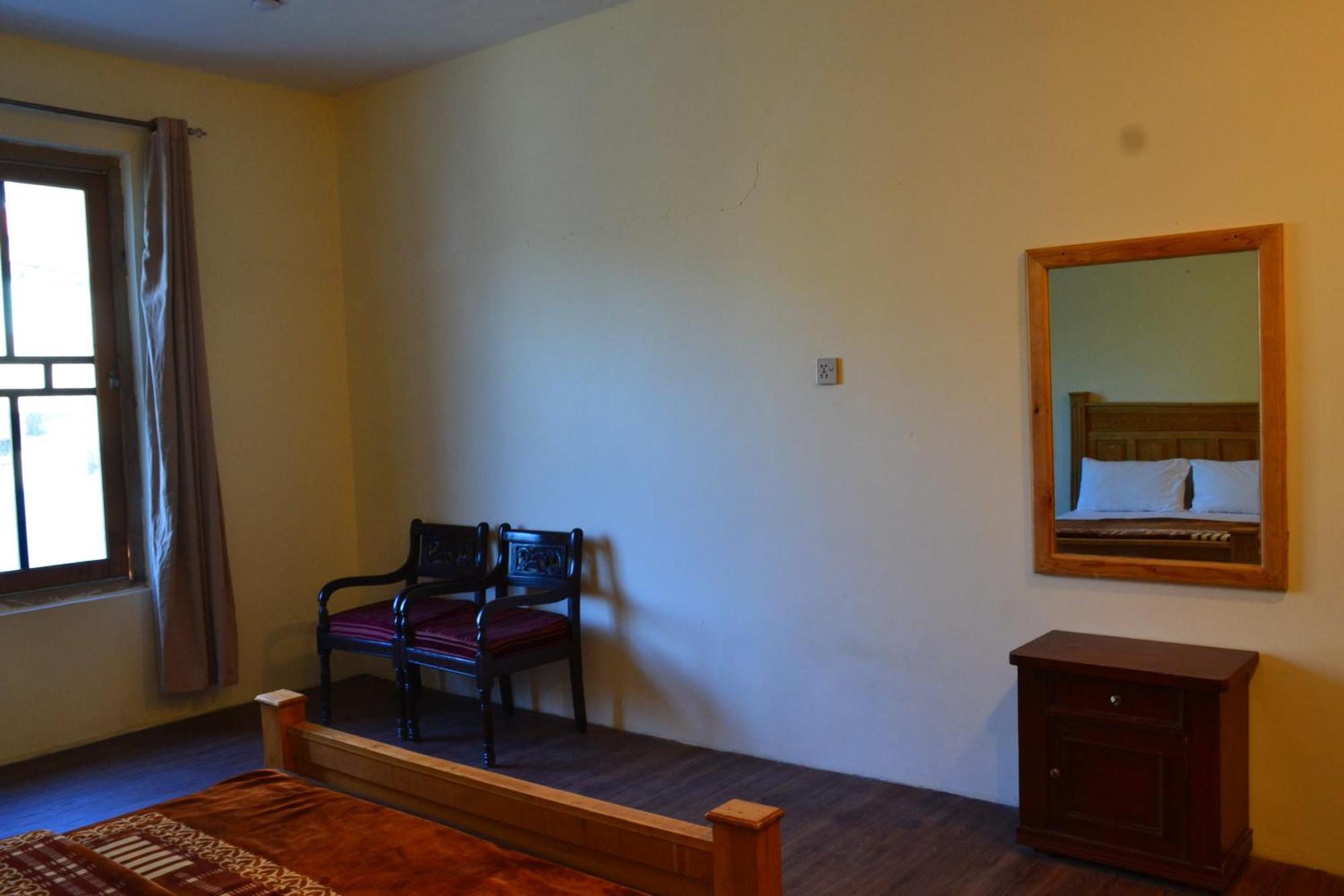 West End Lodges Neelum Extérieur photo
