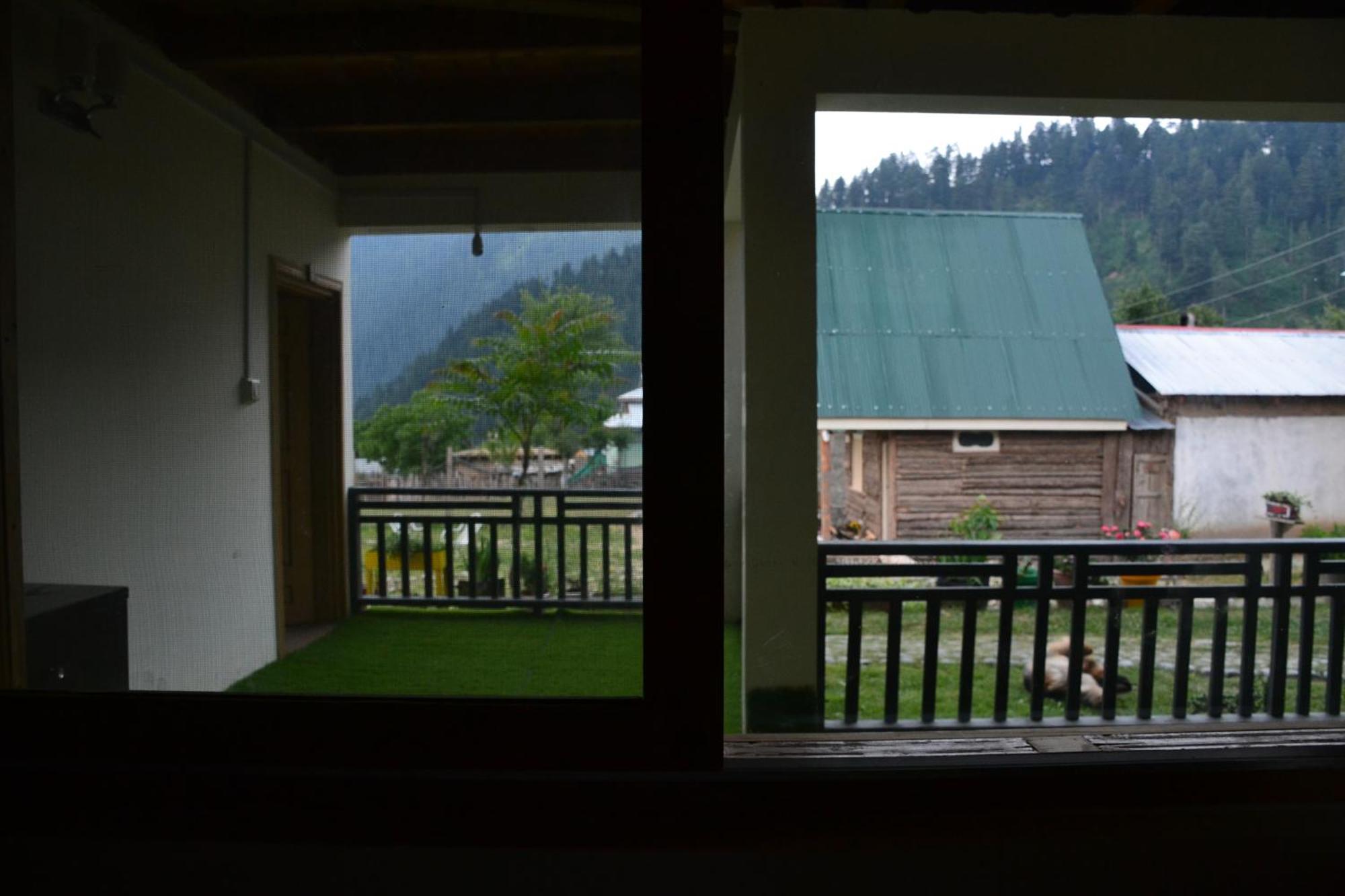 West End Lodges Neelum Extérieur photo