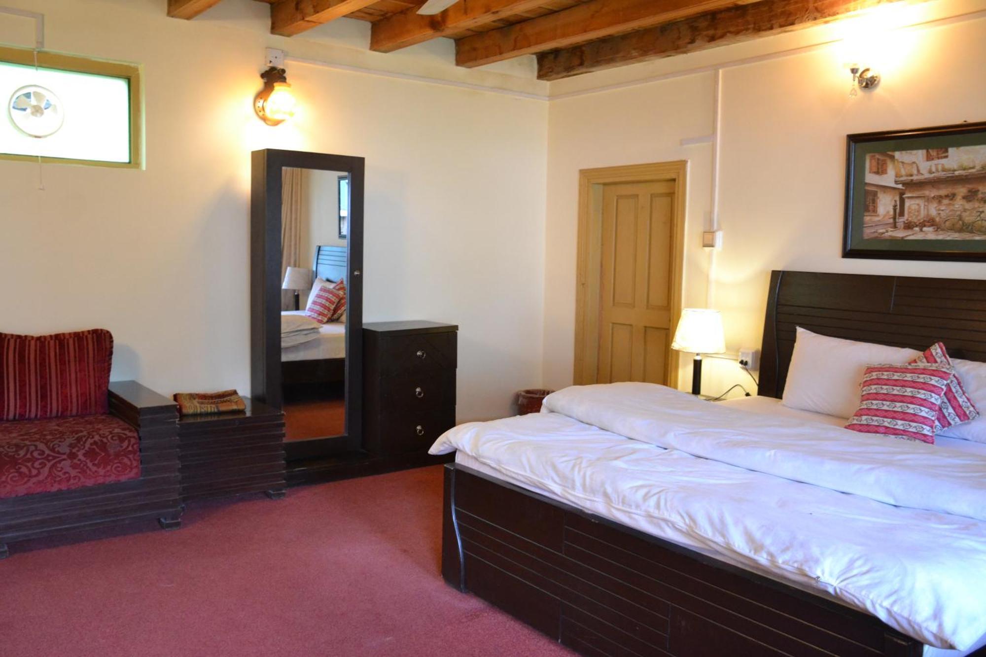 West End Lodges Neelum Extérieur photo