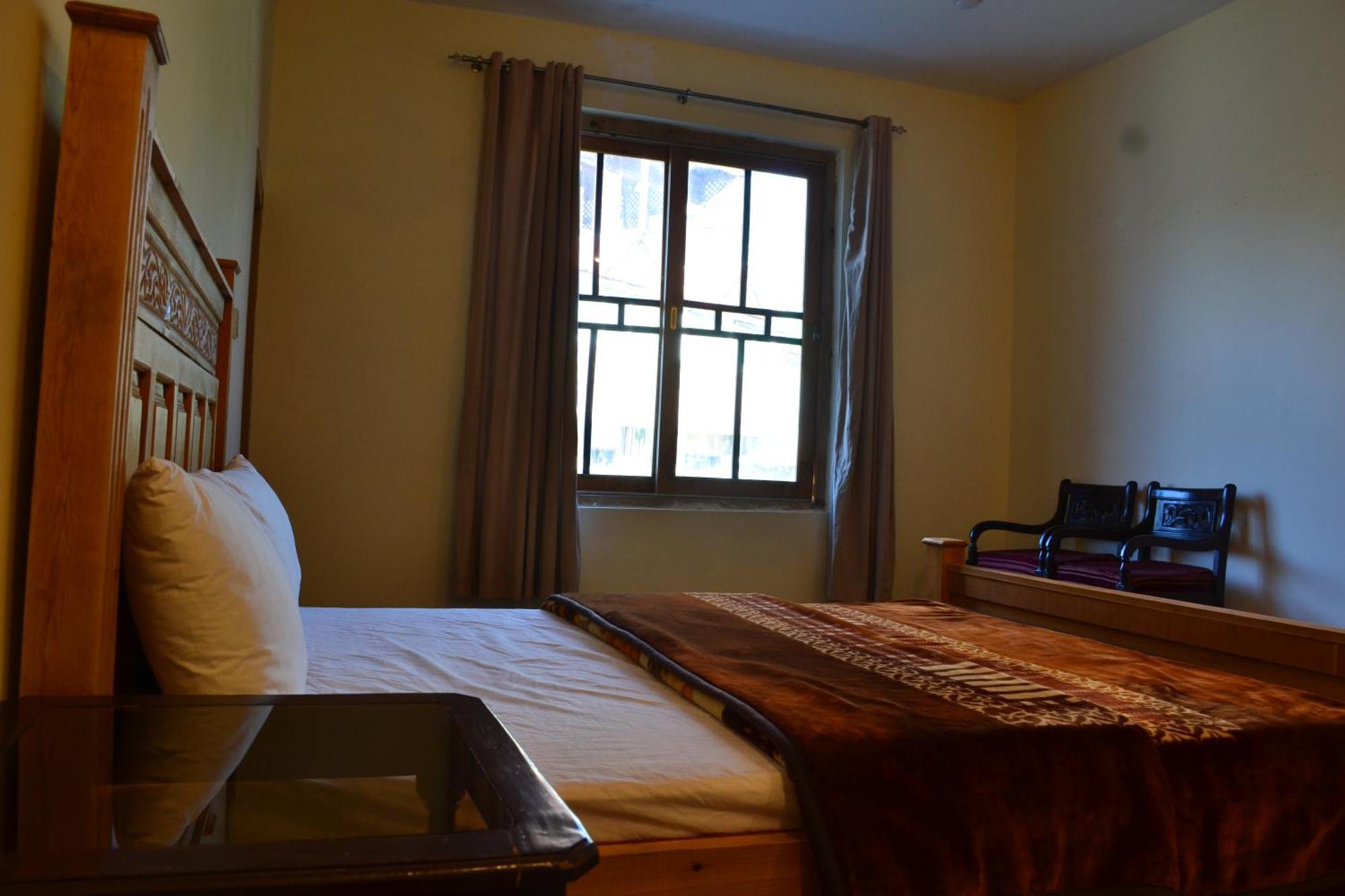 West End Lodges Neelum Extérieur photo