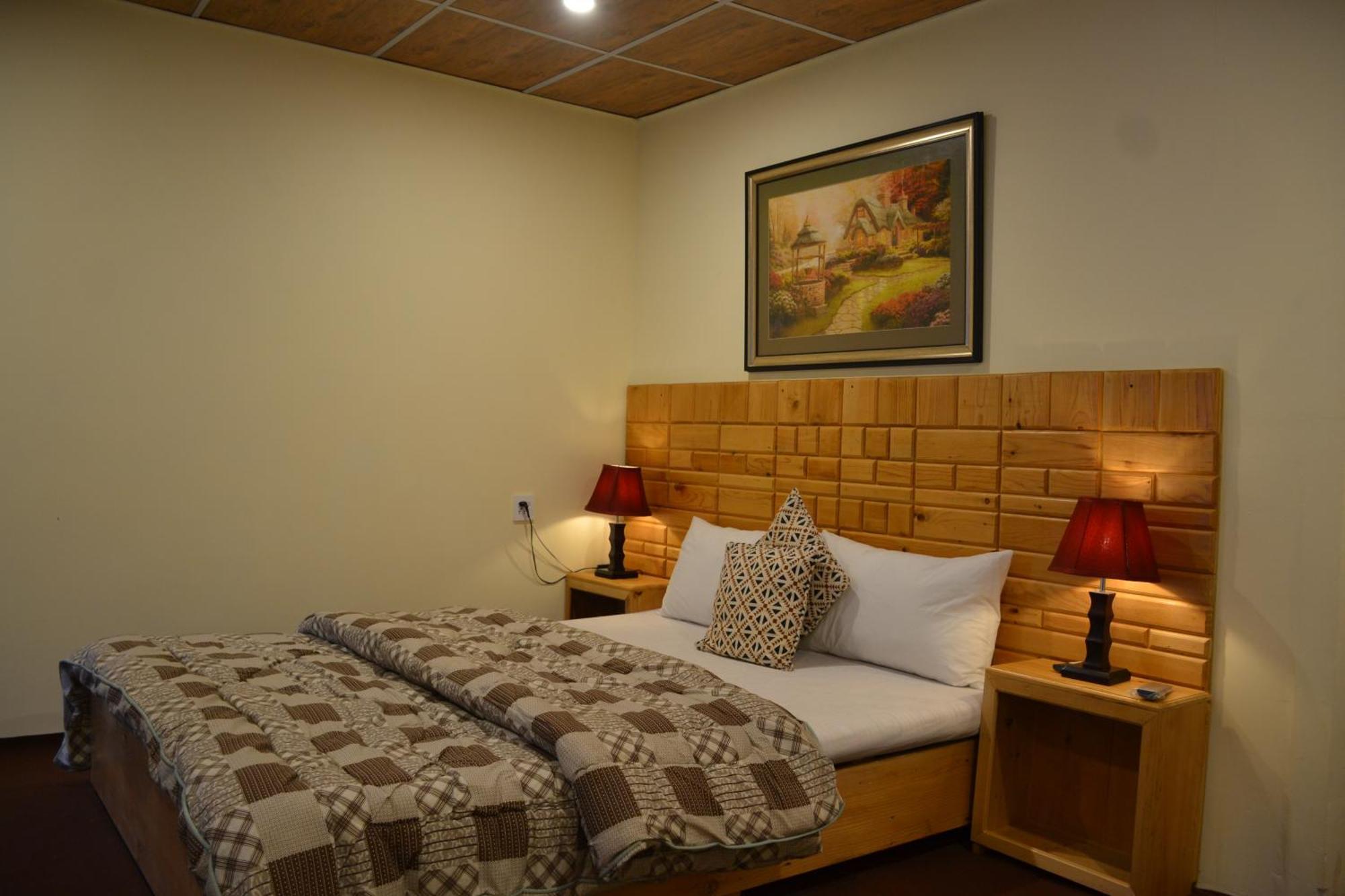 West End Lodges Neelum Extérieur photo
