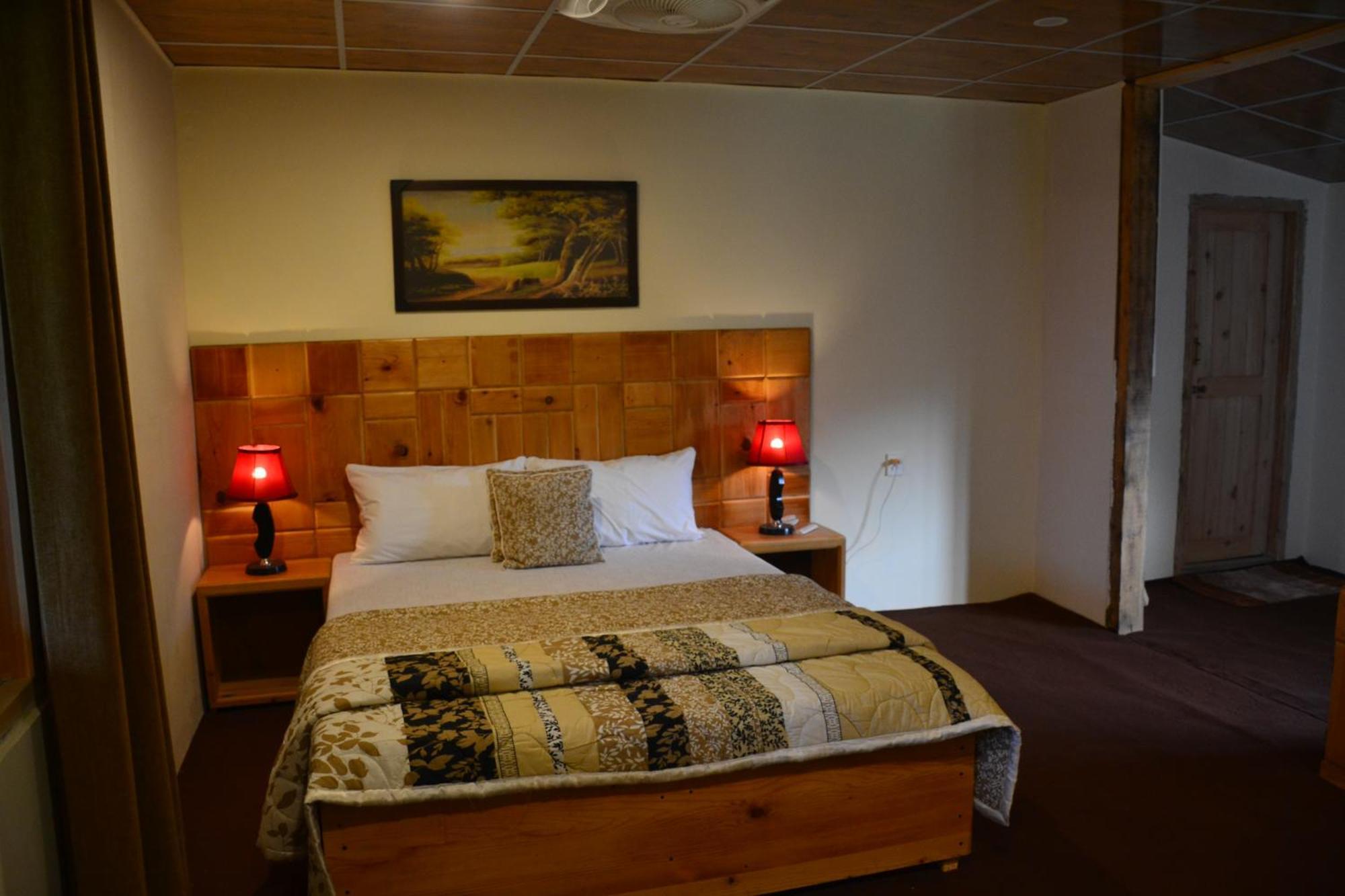 West End Lodges Neelum Extérieur photo