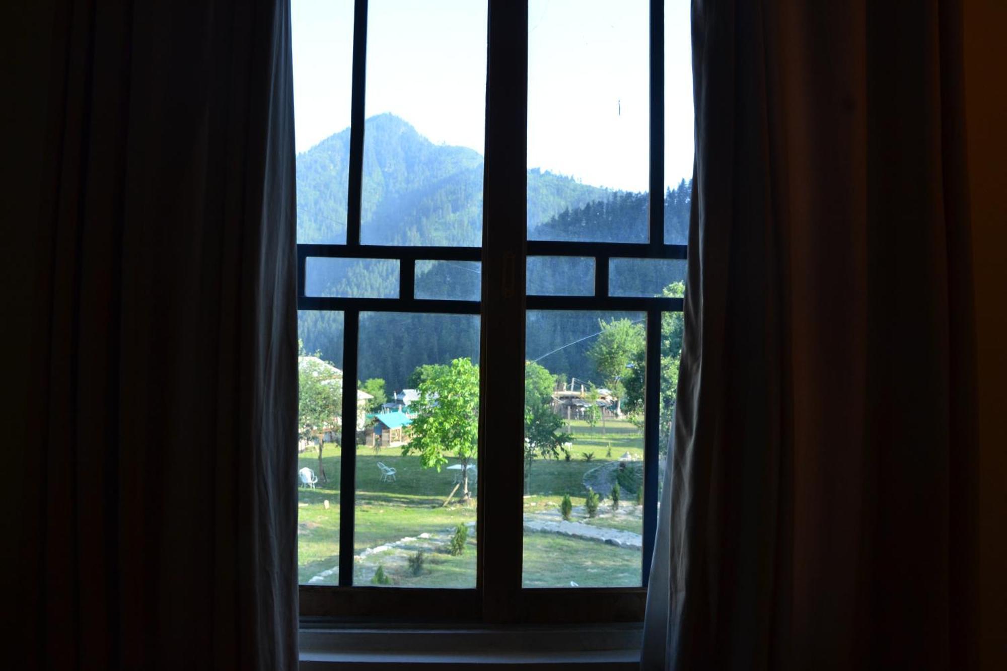 West End Lodges Neelum Extérieur photo
