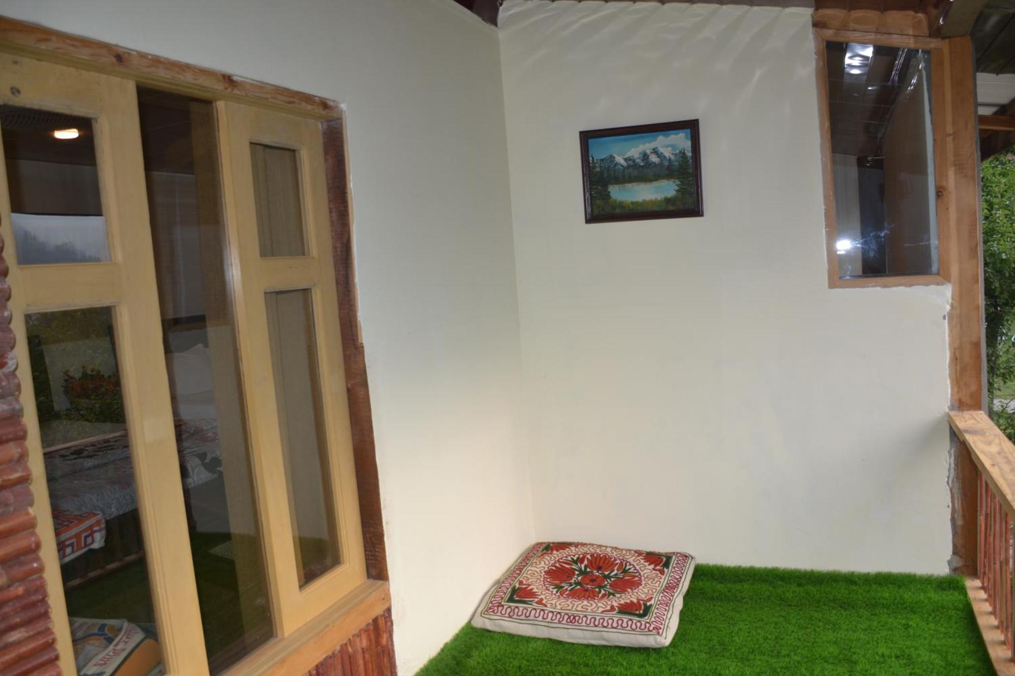 West End Lodges Neelum Extérieur photo